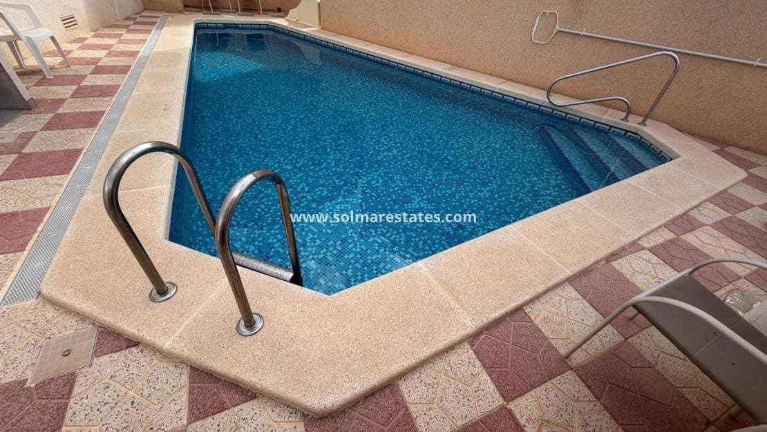 2 soveværelse Lejlighed til salg i La Marquesa med swimmingpool garage - € 159.900 (Ref: 10160092)