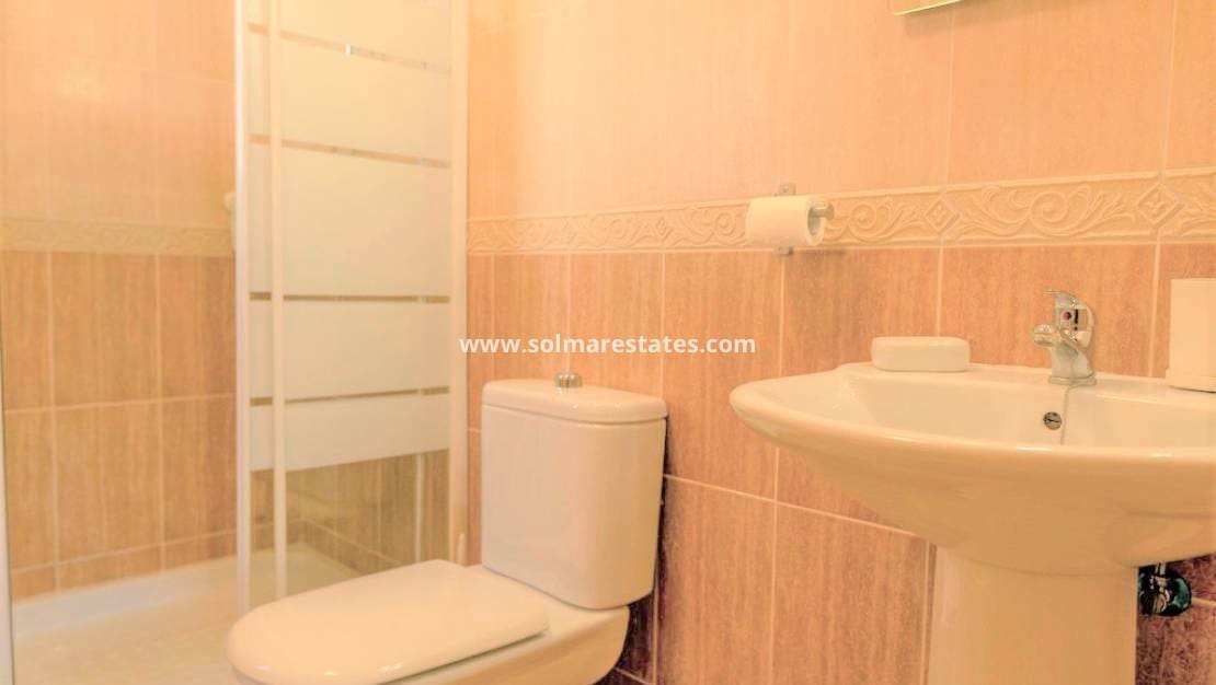 3 chambre Villa/Maison à vendre à Villamartin avec piscine - 390 000 € (Ref: 10165358)