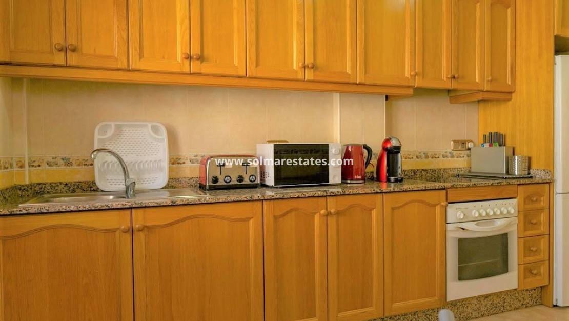 3 chambre Villa/Maison à vendre à Villamartin avec piscine - 390 000 € (Ref: 10165358)