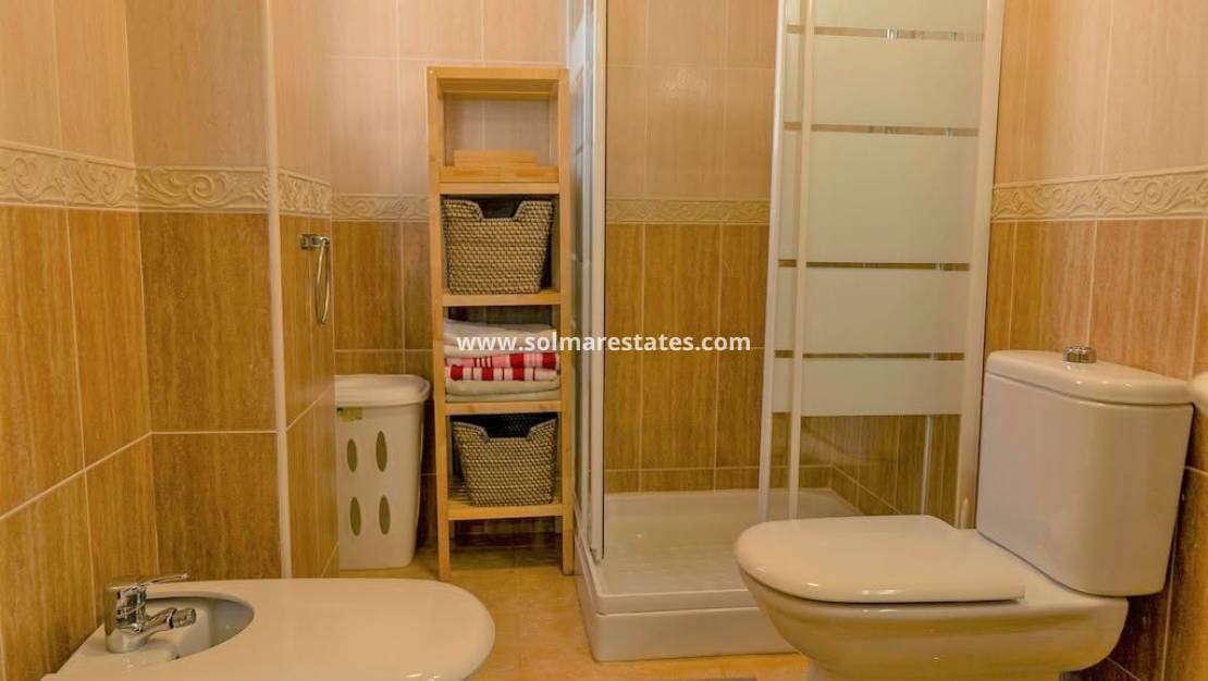 3 chambre Villa/Maison à vendre à Villamartin avec piscine - 390 000 € (Ref: 10165358)