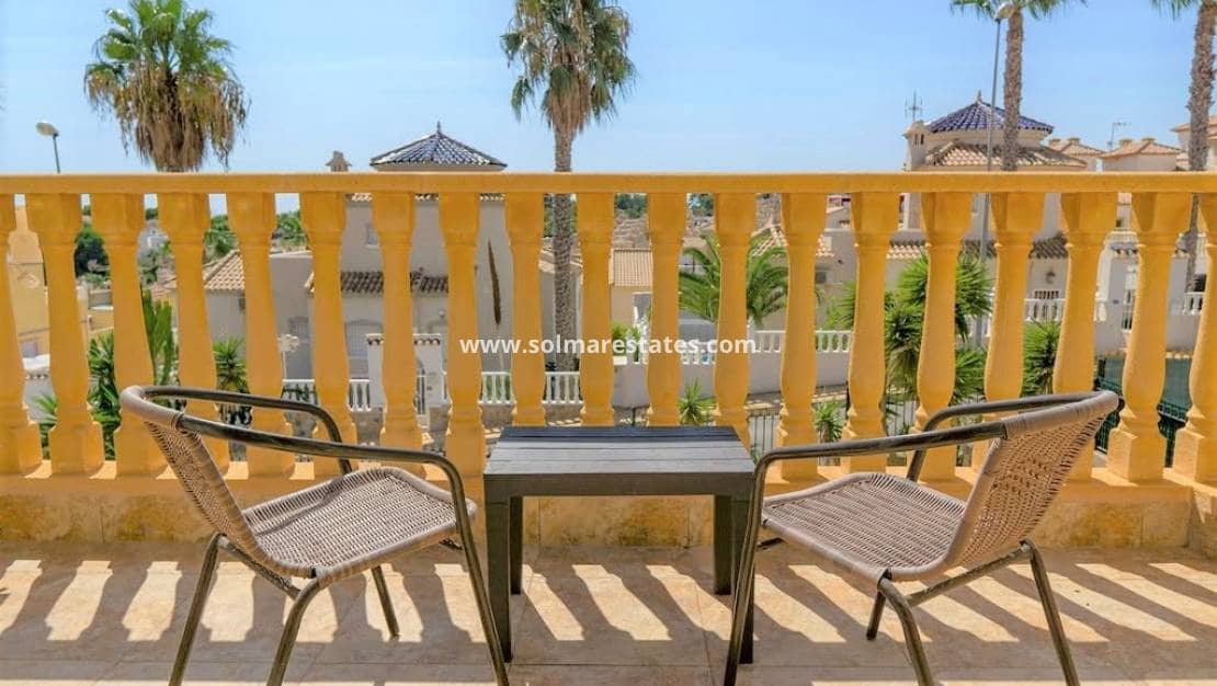 3 chambre Villa/Maison à vendre à Villamartin avec piscine - 390 000 € (Ref: 10165358)