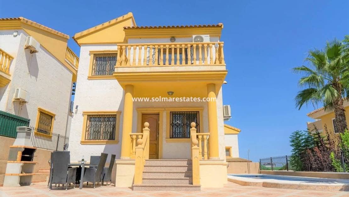 3 chambre Villa/Maison à vendre à Villamartin avec piscine - 390 000 € (Ref: 10165358)