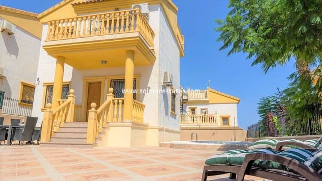 3 chambre Villa/Maison à vendre à Villamartin, Orihuela avec piscine - 390 000 € (Ref: 10165358)