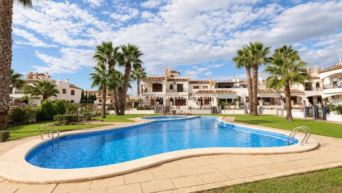 2 soveværelse Byhus til salg i Villamartin med swimmingpool garage - € 234.000 (Ref: 10165359)