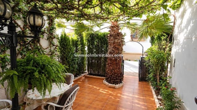 2 soveværelse Byhus til salg i Villamartin, Orihuela med swimmingpool garage - € 234.000 (Ref: 10165359)