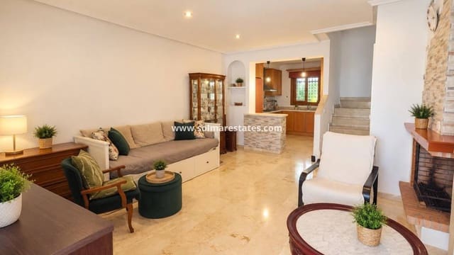 2 soveværelse Byhus til salg i Villamartin, Orihuela med swimmingpool garage - € 234.000 (Ref: 10165359)