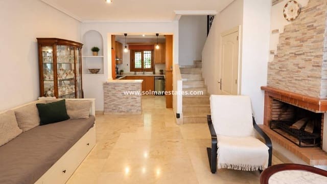2 soveværelse Byhus til salg i Villamartin, Orihuela med swimmingpool garage - € 234.000 (Ref: 10165359)