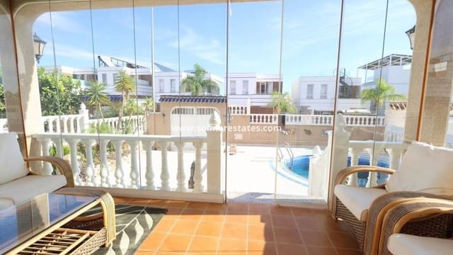 3 Zimmer Villa zu verkaufen in Villamartin, Orihuela mit Pool Garage - 360.000 € (Ref: 10165360)