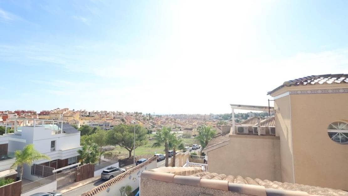 3 Zimmer Villa zu verkaufen in Villamartin mit Pool Garage - 360.000 € (Ref: 10165360)