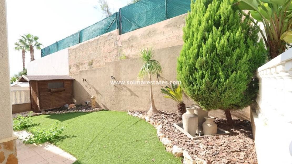 3 Zimmer Villa zu verkaufen in Villamartin mit Pool Garage - 360.000 € (Ref: 10165360)