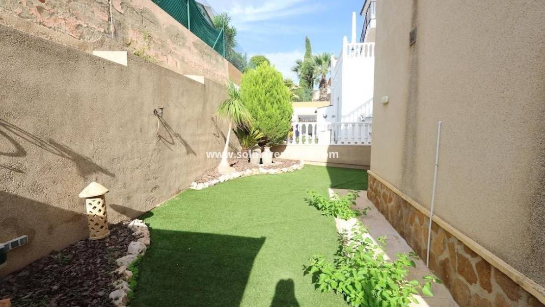 3 Zimmer Villa zu verkaufen in Villamartin mit Pool Garage - 360.000 € (Ref: 10165360)