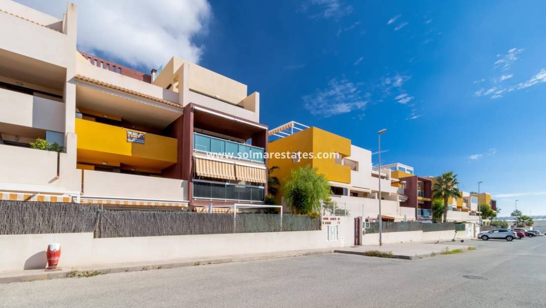 2 sypialnia Apartament na sprzedaż w Playa Flamenca z basenem garażem - 210 000 € (Ref: 10165430)