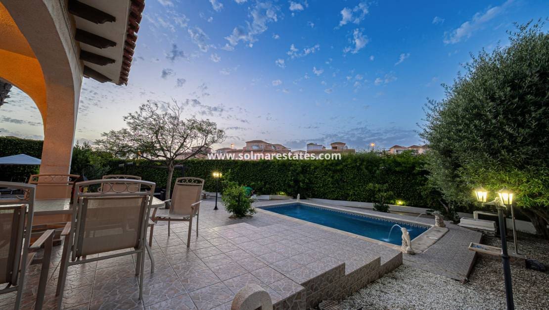 3 bedroom Villa for sale in Playa Flamenca with pool - € 529,900 (Ref: 10165431)