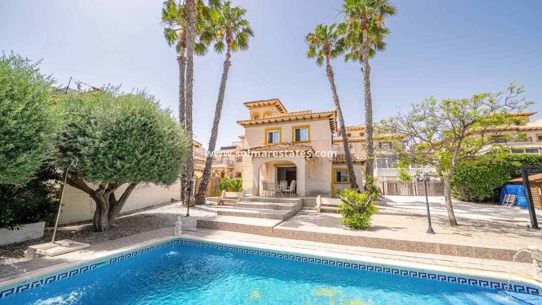 3 bedroom Villa for sale in Playa Flamenca with pool - € 529,900 (Ref: 10165431)