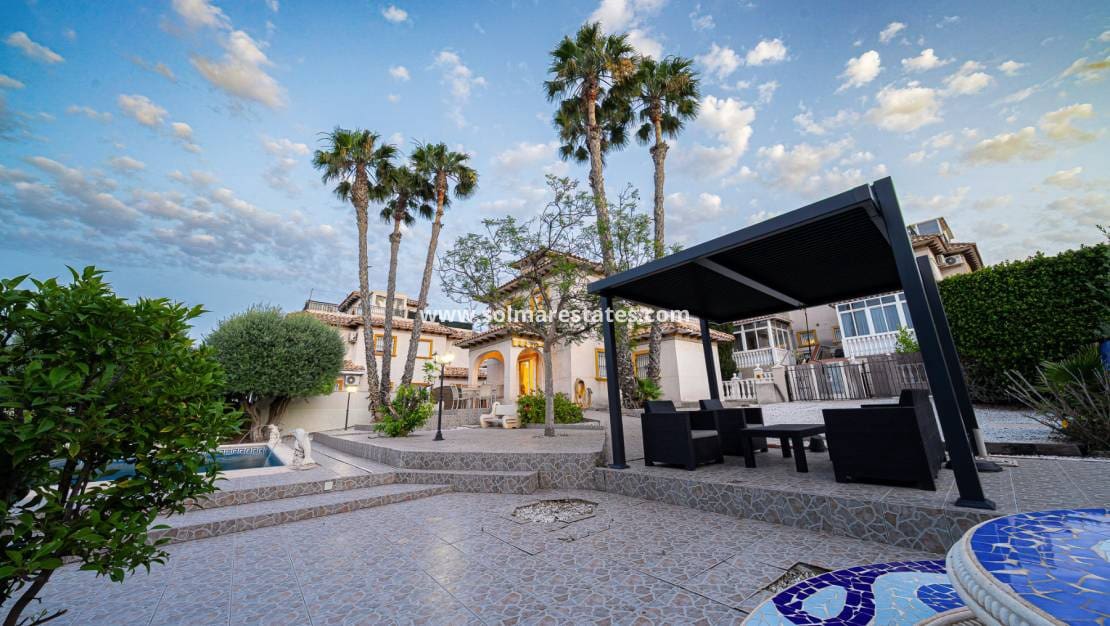 3 bedroom Villa for sale in Playa Flamenca with pool - € 529,900 (Ref: 10165431)