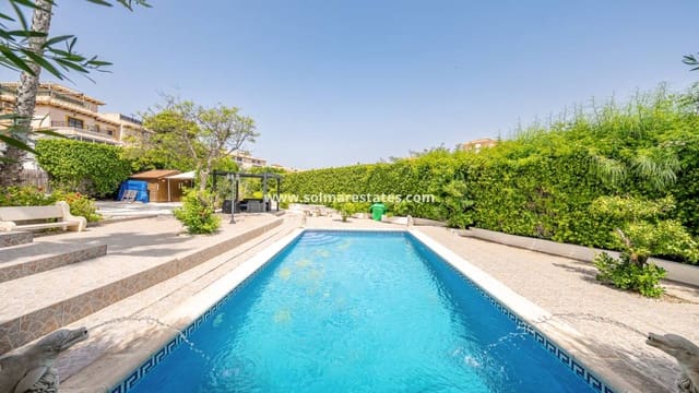 3 soveværelse Villa til salg i Playa Flamenca, Orihuela med swimmingpool - € 529.900 (Ref: 10165431)