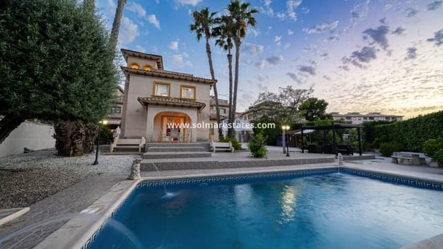 3 soveværelse Villa til salg i Playa Flamenca, Orihuela med swimmingpool - € 529.900 (Ref: 10165431)