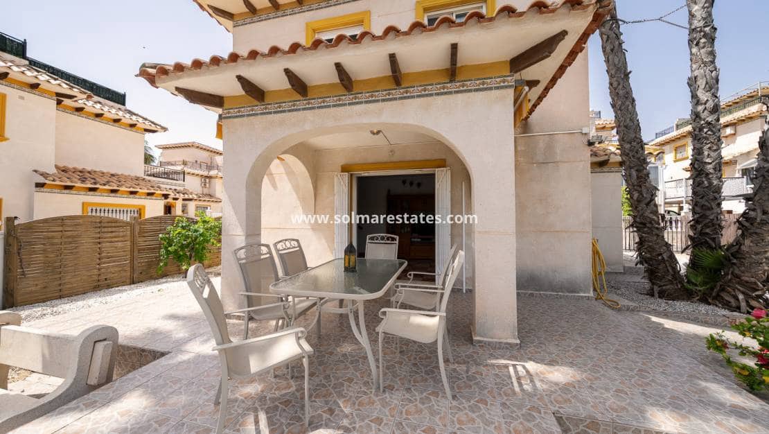 3 bedroom Villa for sale in Playa Flamenca with pool - € 529,900 (Ref: 10165431)