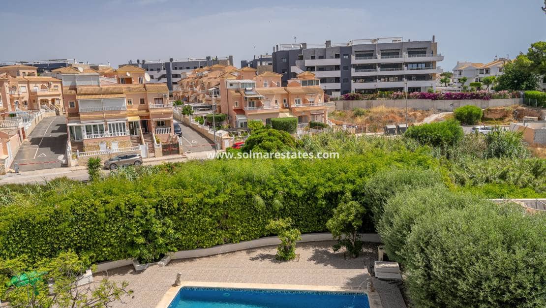 3 bedroom Villa for sale in Playa Flamenca with pool - € 529,900 (Ref: 10165431)