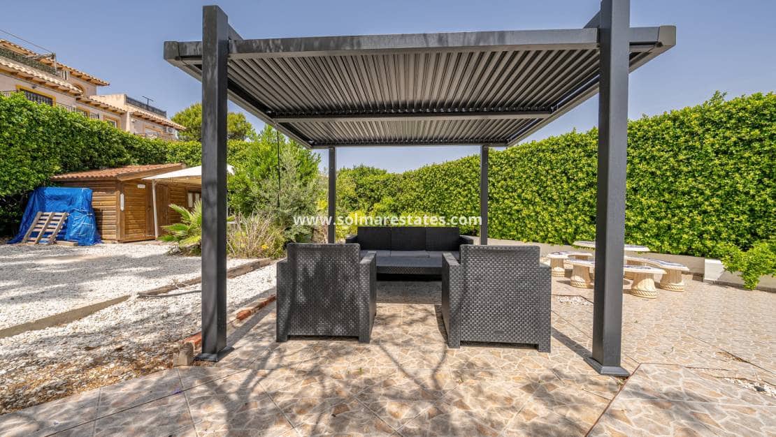 3 bedroom Villa for sale in Playa Flamenca with pool - € 529,900 (Ref: 10165431)