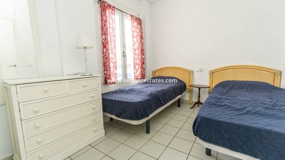 2 soveværelse Lejlighed til salg i Playa Flamenca med swimmingpool garage - € 239.000 (Ref: 10165432)