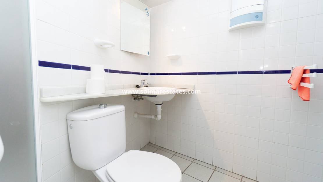 2 soveværelse Lejlighed til salg i Playa Flamenca med swimmingpool garage - € 239.000 (Ref: 10165432)
