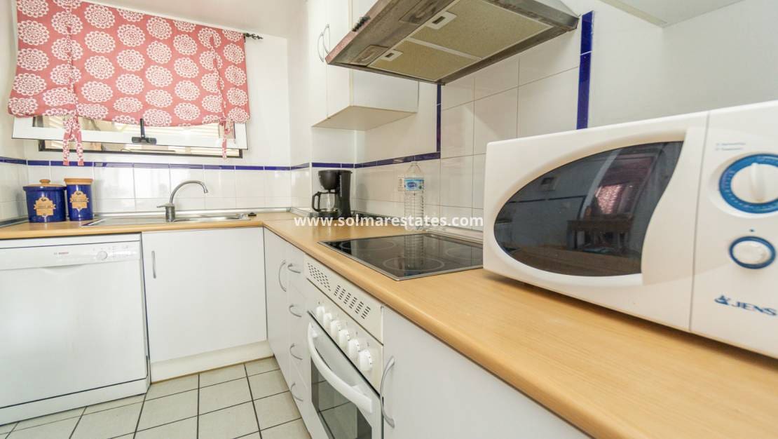 2 soveværelse Lejlighed til salg i Playa Flamenca med swimmingpool garage - € 239.000 (Ref: 10165432)