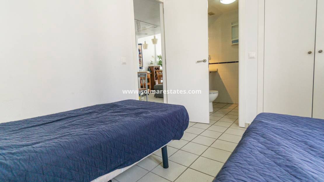 2 soveværelse Lejlighed til salg i Playa Flamenca med swimmingpool garage - € 239.000 (Ref: 10165432)
