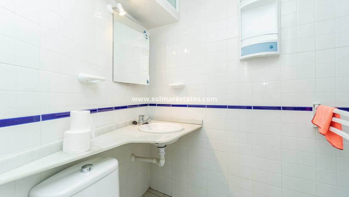 2 soveværelse Lejlighed til salg i Playa Flamenca med swimmingpool garage - € 239.000 (Ref: 10165432)