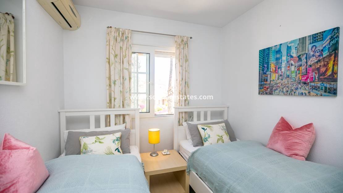 2 quarto Apartamento para venda em Playa Flamenca com piscina - 239 000 € (Ref: 10165433)
