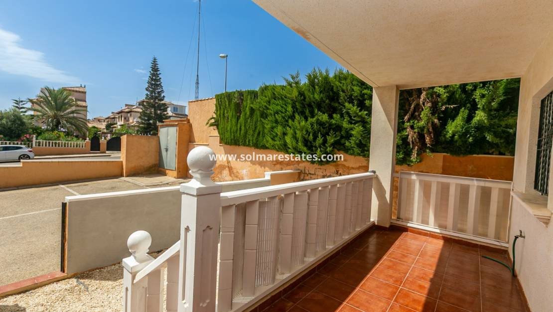 2 soverom Leilighet til salgs i Cabo Roig med svømmebasseng - € 165 000 (Ref: 10165434)