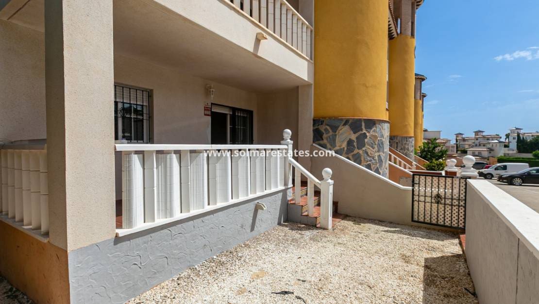2 soverom Leilighet til salgs i Cabo Roig med svømmebasseng - € 165 000 (Ref: 10165434)