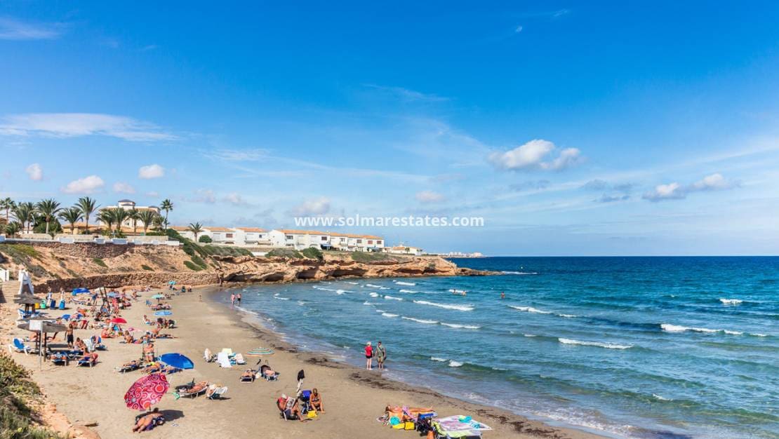 2 soverom Leilighet til salgs i Cabo Roig med svømmebasseng - € 165 000 (Ref: 10165434)
