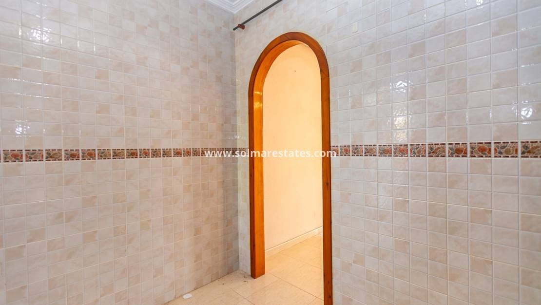 2 soverom Leilighet til salgs i Cabo Roig med svømmebasseng - € 165 000 (Ref: 10165434)