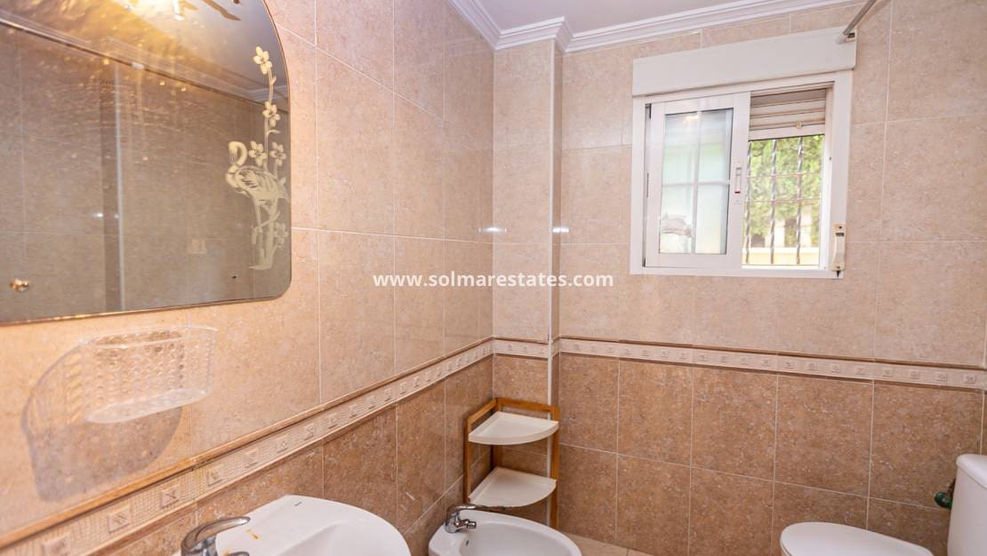 2 soverom Leilighet til salgs i Cabo Roig med svømmebasseng - € 165 000 (Ref: 10165434)