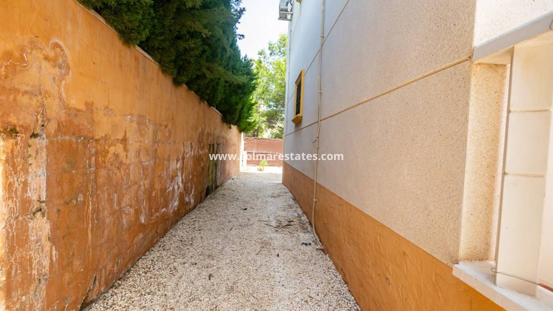 2 soverom Leilighet til salgs i Cabo Roig med svømmebasseng - € 165 000 (Ref: 10165434)
