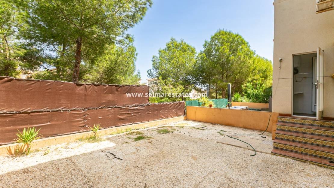 2 soverom Leilighet til salgs i Cabo Roig med svømmebasseng - € 165 000 (Ref: 10165434)