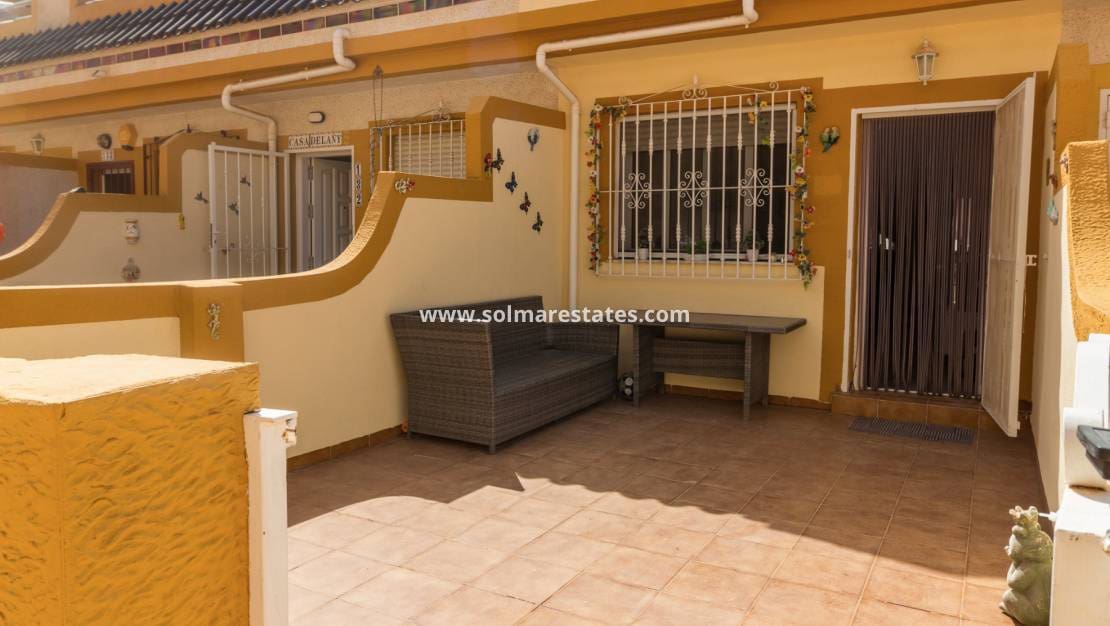 3 bedroom Townhouse for sale in Playa Flamenca with pool - € 189,000 (Ref: 10165435)