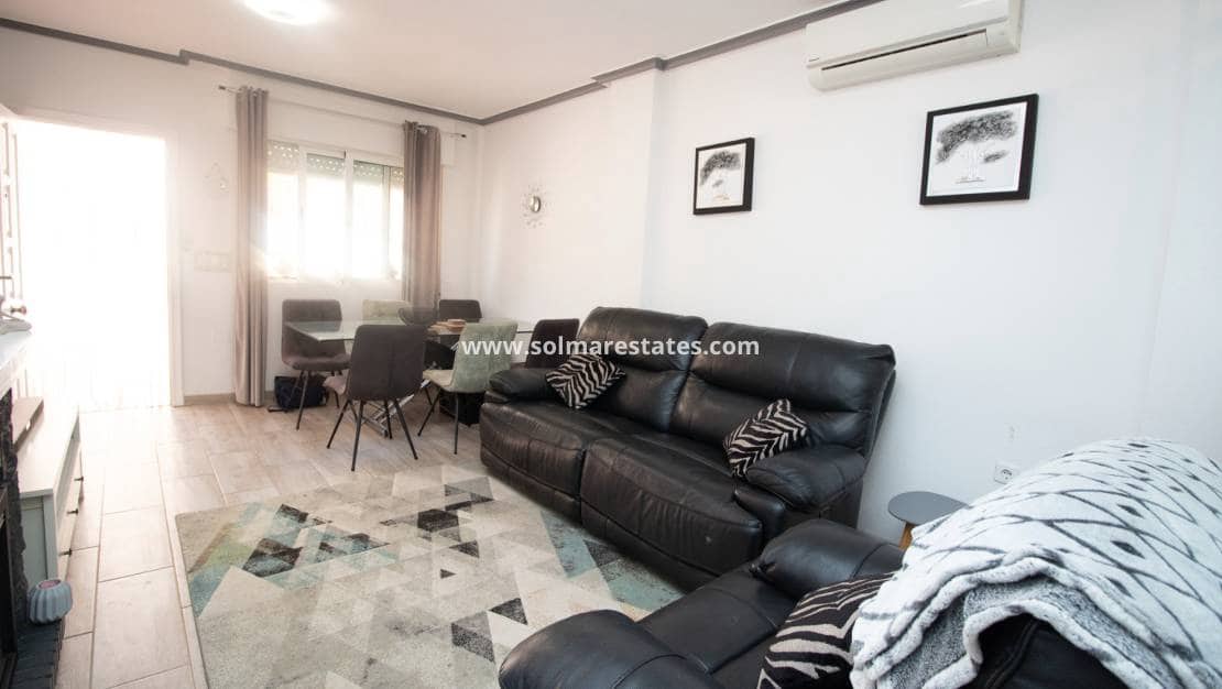 3 bedroom Townhouse for sale in Playa Flamenca with pool - € 189,000 (Ref: 10165435)