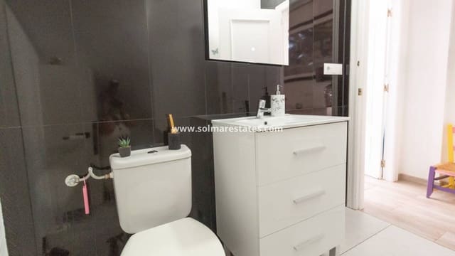 3 soveværelse Byhus til salg i Playa Flamenca, Orihuela med swimmingpool - € 189.000 (Ref: 10165435)