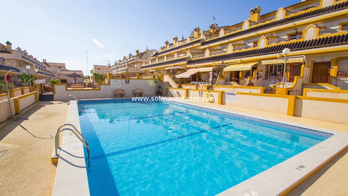 3 bedroom Townhouse for sale in Playa Flamenca with pool - € 189,000 (Ref: 10165435)