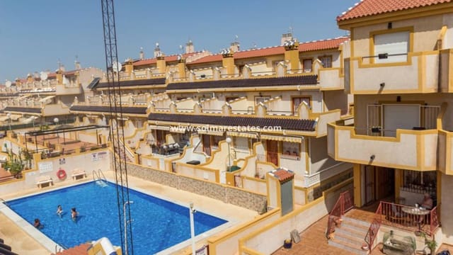 3 soveværelse Byhus til salg i Playa Flamenca, Orihuela med swimmingpool - € 189.000 (Ref: 10165435)