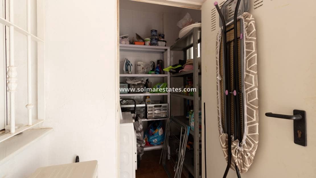3 bedroom Townhouse for sale in Playa Flamenca with pool - € 189,000 (Ref: 10165435)