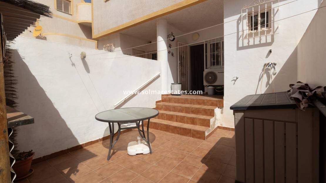 3 bedroom Townhouse for sale in Playa Flamenca with pool - € 189,000 (Ref: 10165435)