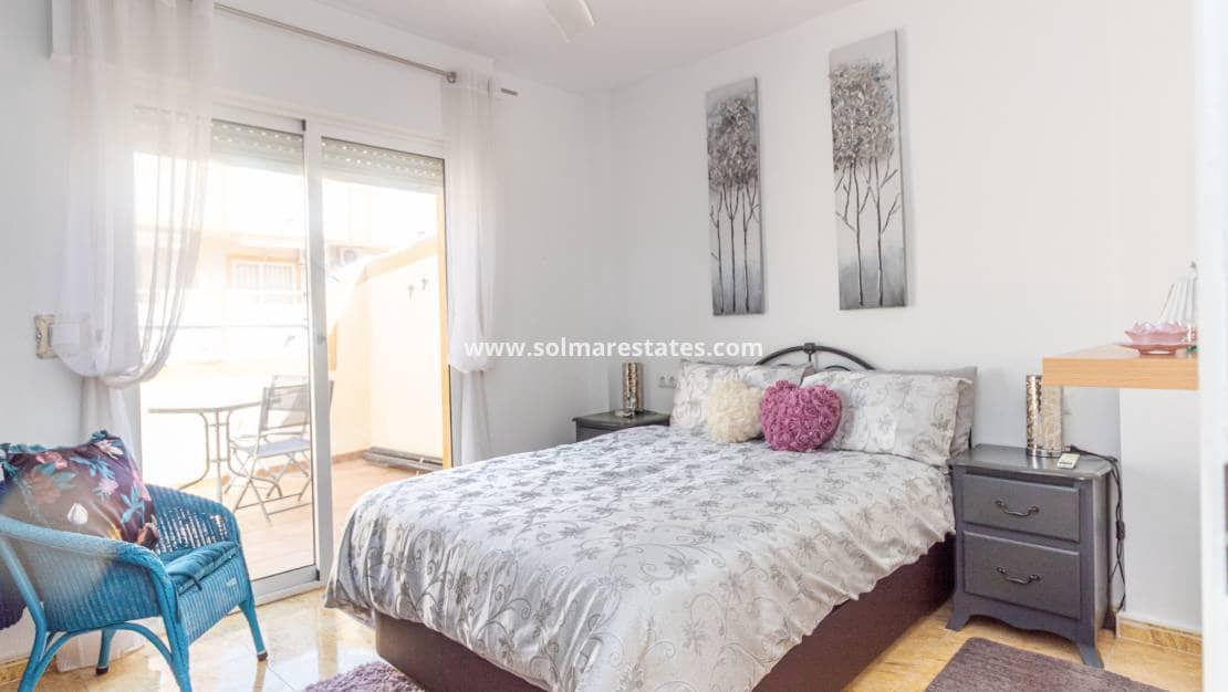 3 bedroom Townhouse for sale in Playa Flamenca with pool - € 189,000 (Ref: 10165435)
