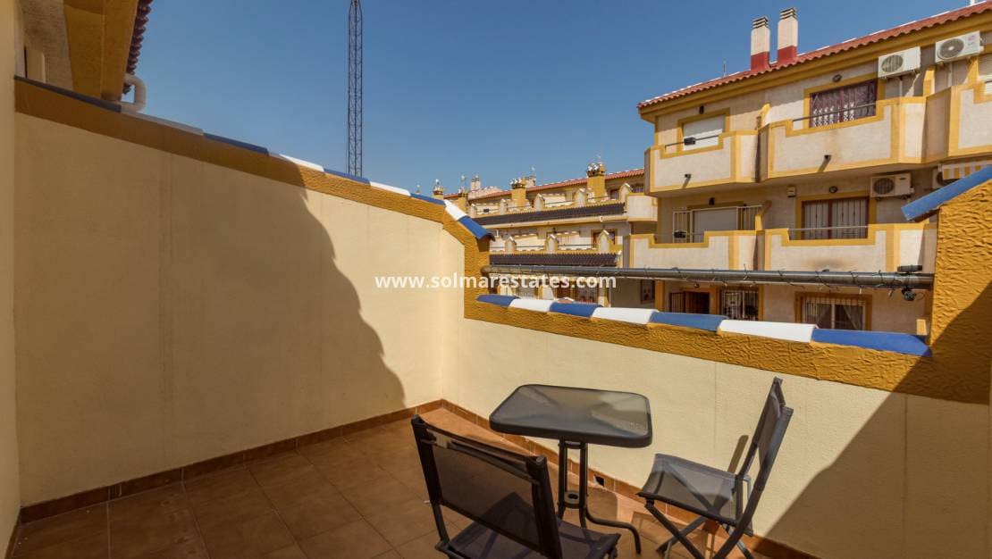3 bedroom Townhouse for sale in Playa Flamenca with pool - € 189,000 (Ref: 10165435)