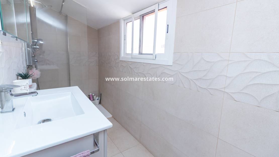 3 bedroom Townhouse for sale in Playa Flamenca with pool - € 189,000 (Ref: 10165435)