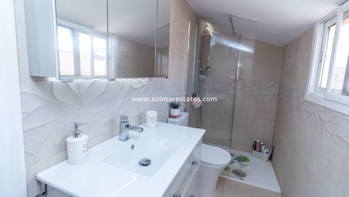 3 bedroom Townhouse for sale in Playa Flamenca with pool - € 189,000 (Ref: 10165435)