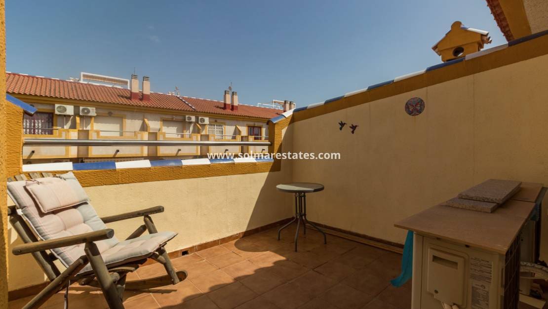 3 bedroom Townhouse for sale in Playa Flamenca with pool - € 189,000 (Ref: 10165435)