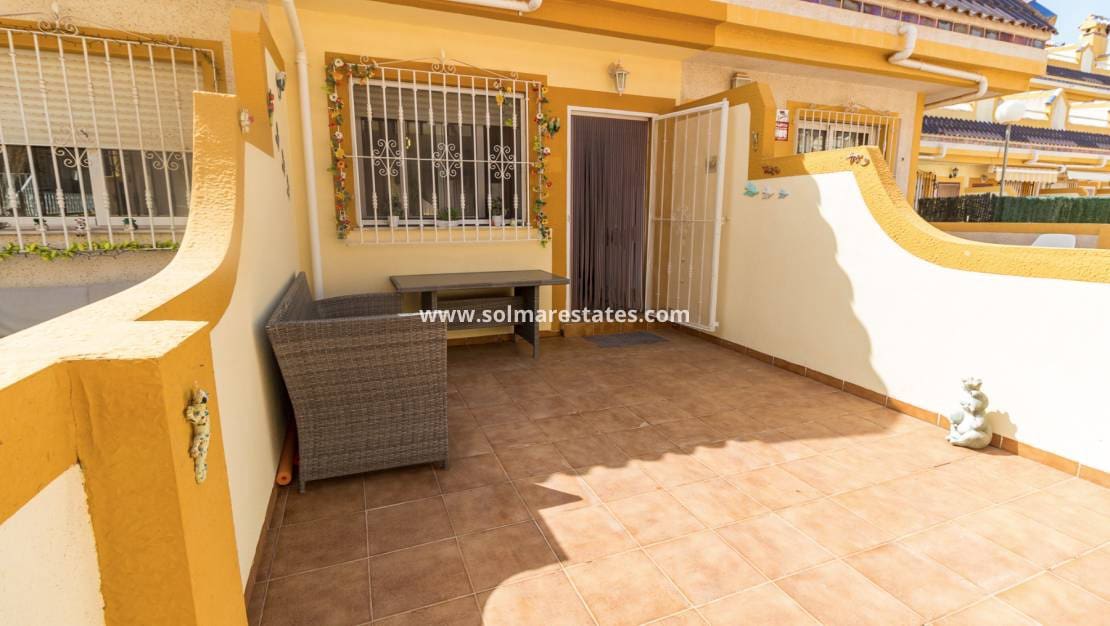 3 bedroom Townhouse for sale in Playa Flamenca with pool - € 189,000 (Ref: 10165435)